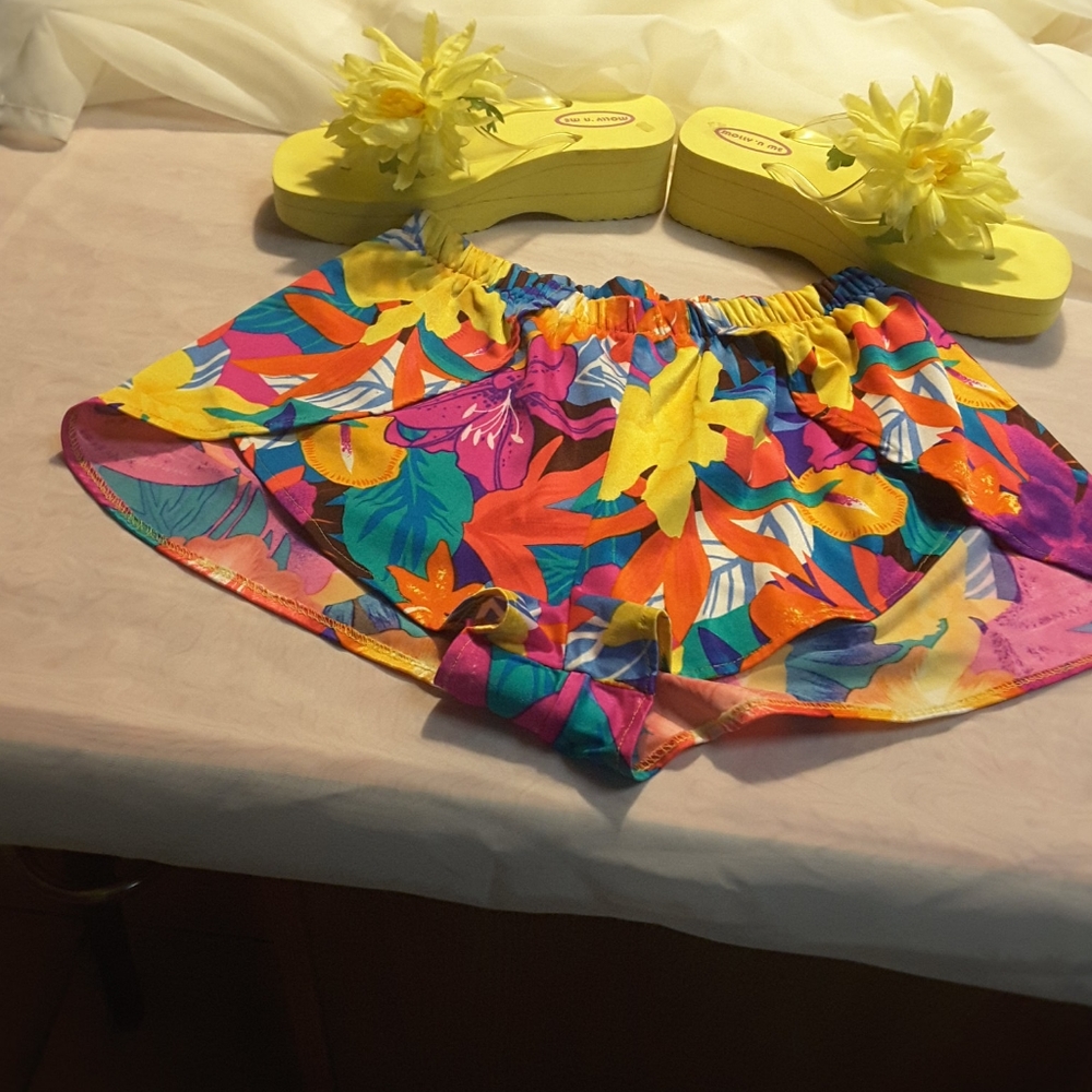 Stevi women's Bathing cover-up  size 8  flip flop shoes    get them both